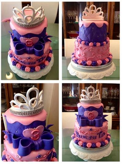 Princess Tiara cake 2 - Cake by Lorena_Lapètitemoi_Janveau