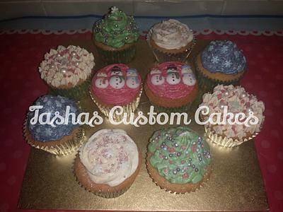 Christmas Cupcakes - Cake by Tasha's Custom Cakes
