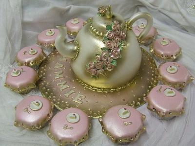 My Vintage Teapot. - Cake by Charmaine Massyn