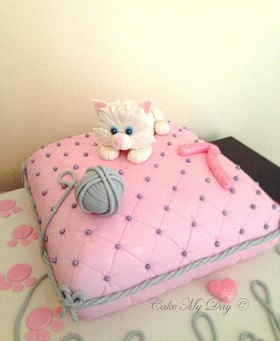 Kitten on a pillow - Cake by Cake My Day