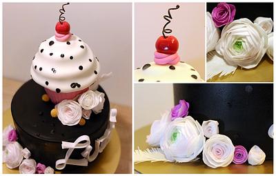Cake with giant cupcake - Cake by SWEET architect