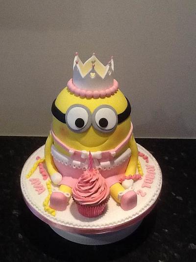 little girl minion cake - Cake by cupcakecarousel