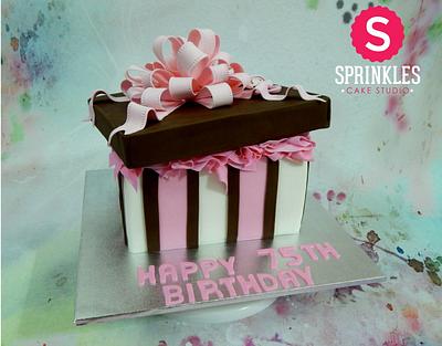 Gift box - Cake by Sprinkles Cake Studio
