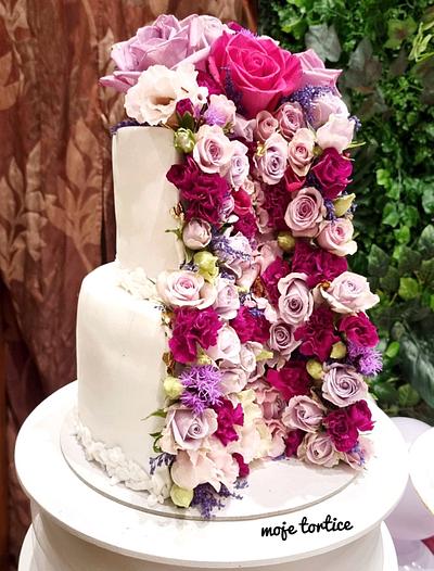 Elegant cake with roses - Cake by My little cakes