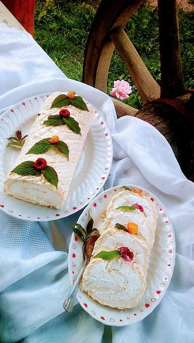 Pavlova  - Cake by Édesvarázs