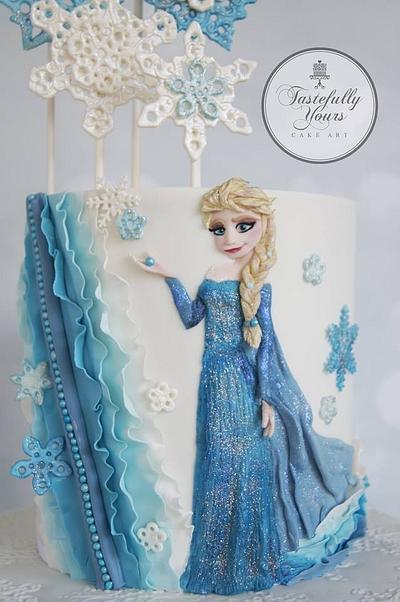 The queen of Frozen - Cake by Marianne: Tastefully Yours Cake Art 
