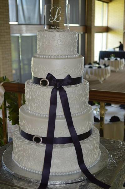 Scrolls Wedding  - Cake by Kim Leatherwood