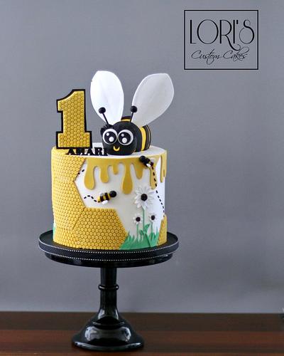 Hap-bee birthday cake  - Cake by Lori Mahoney (Lori's Custom Cakes) 