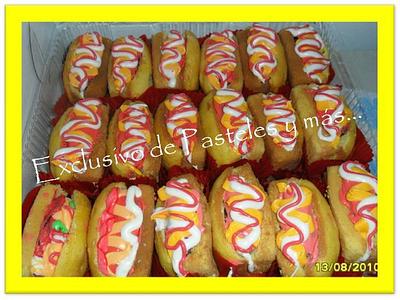 HOT DOGS - Cake by Pastelesymás Isa