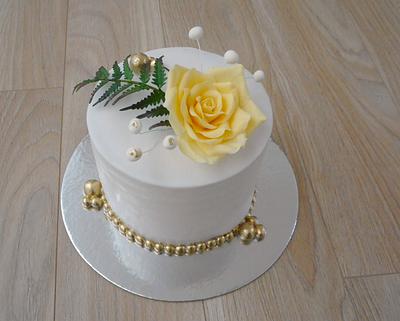 With sugar flowers  - Cake by Janka