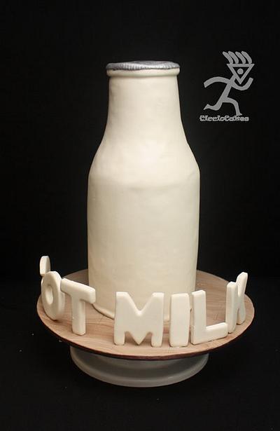 Giant old fashioned Milk bottle for our awesome Milkman - Cake by Ciccio 