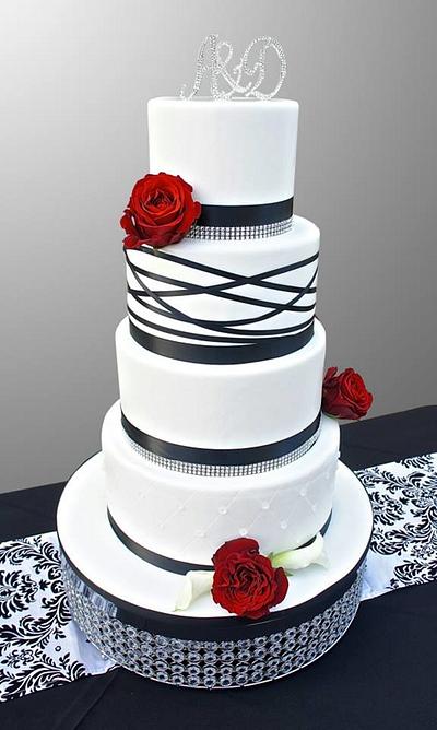Black and White wedding cake - Cake by Ester Siswadi