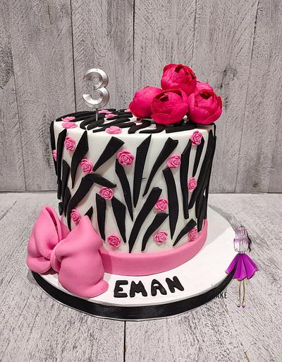 Pink zebra 🦓 cake by lolodeliciouscake  - Cake by Lolodeliciouscake