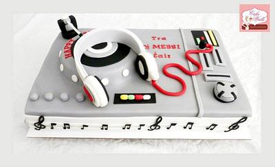 DJ Turntable Cake - Cake by Cakewalkuae