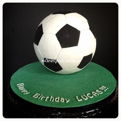 Soccer Ball - Cake by m0mmyluv