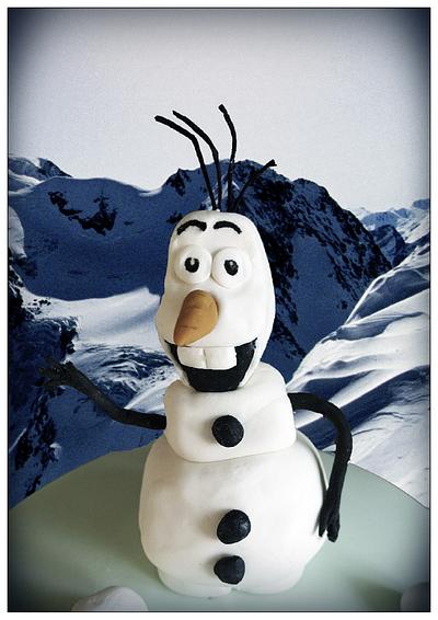 Hi, I'm Olaf. I like warm hugs! - Cake by Lisa Nobles