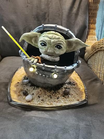 Yoda and his spaceship - Cake by Topping Queen by Diana Adler