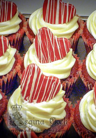 Valentine's Cupcakes - Cake by Regina Coeli Baker