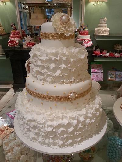 white and gold wedding cake - Cake by Christina Papadopoulou