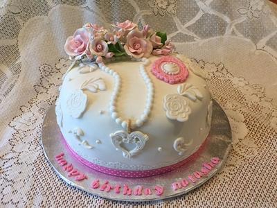 Vintage Birthday - Cake by Julia 