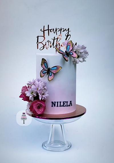 Flower and butterflies cake - Cake by Color Drama Cakes