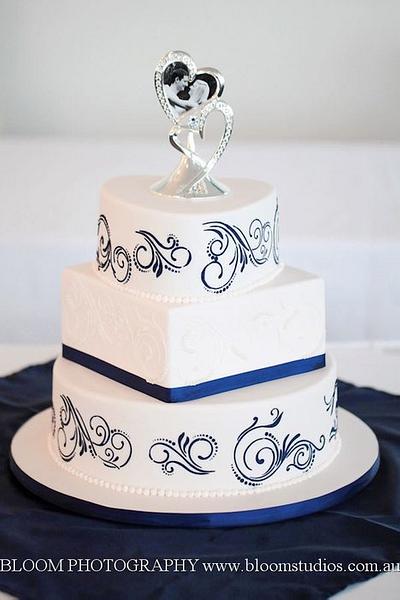 Ivory wedding cake - Cake by Rachel