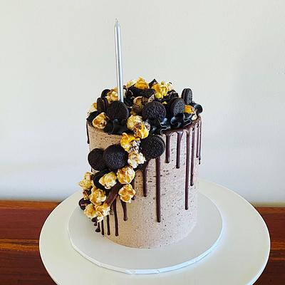 Oreo cake - Cake by Tracy Jabelles Cakes