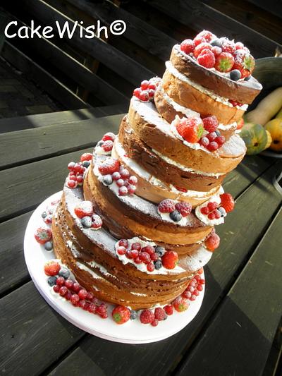 Wedding cake with lots of fresh fruit and whipped cream - Cake by Anita Veenstra