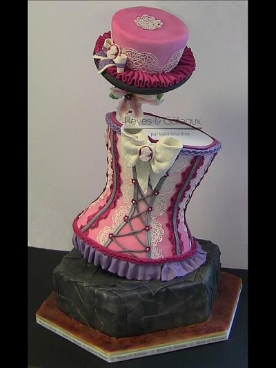 Burlesque cake - Cake by Rêves et Gâteaux