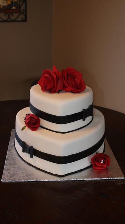 Black and white with red roses - Cake by paula0712