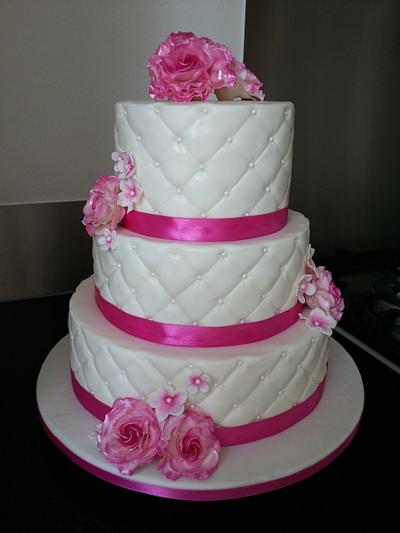 Weddingcake White Pink - Cake by Claudia Kapers Capri Cakes