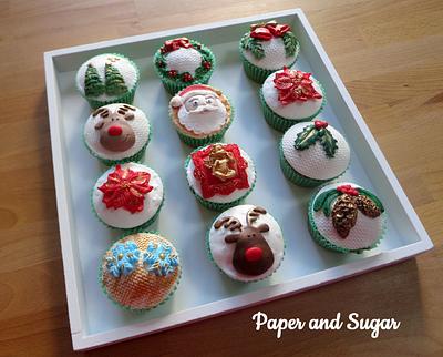 Christmas Gingerbread Cup cakes - Cake by Dina - Paper and Sugar