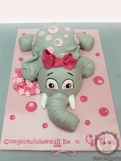 Elephant baby shower cake - Cake by YumZee_Cuppycakes
