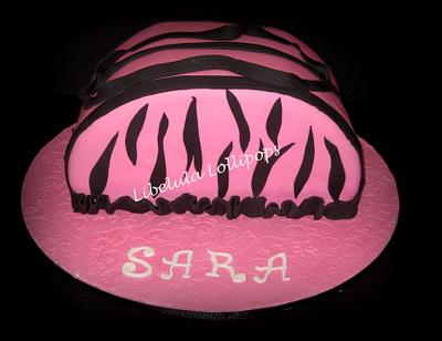 Zebra Pattern Purse Cake - Cake by Mariela 