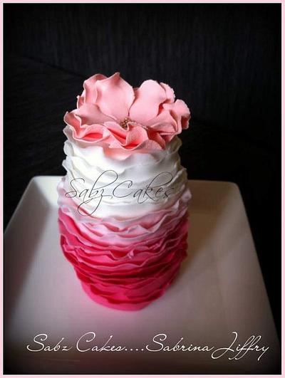 Tall cupcake  - Cake by SabzCakes