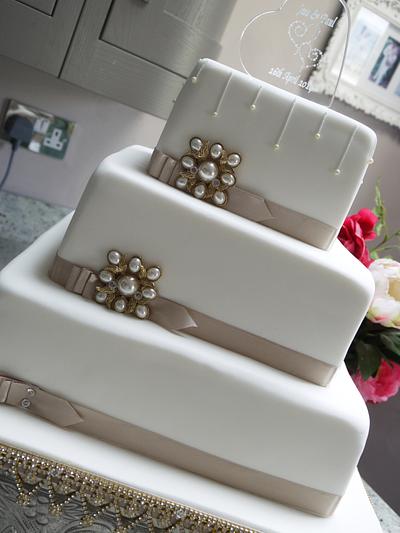Jess Wedding Cake - Cake by Scrummy Mummy's Cakes
