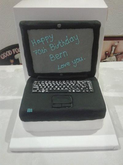 Laptop - Cake by stilley