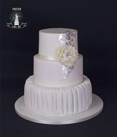 White silver wedding Cake - Cake by Twister Cake Art