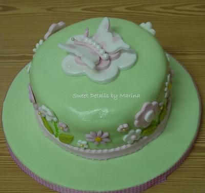 Butterfly and flowers cake - Cake by Marina Costa