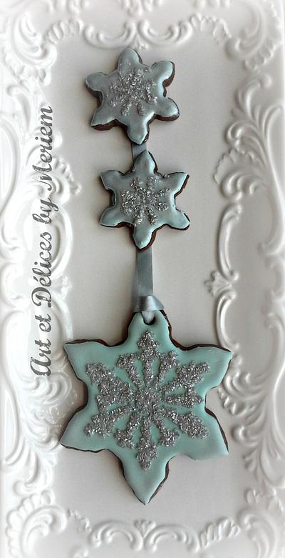 Sparkling Snowflakes cookies - Cake by artetdelicesbym