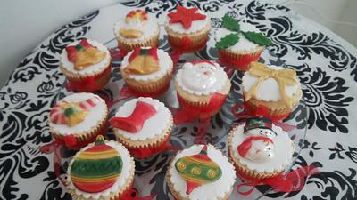 its all about christmas  - Cake by Tania Scharneck 