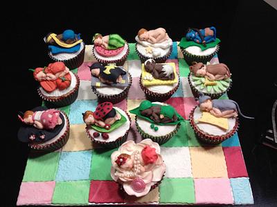 Cupcake babies on a quilted blanket - Cake by Tess