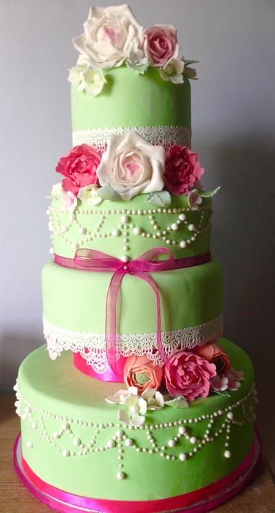 Pretty in green - Cake by Lorna