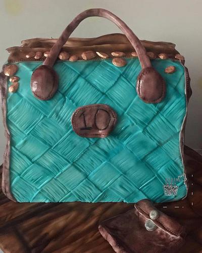 Vintage bag "Lea" cake. - Cake by Blueeyedcakegirl