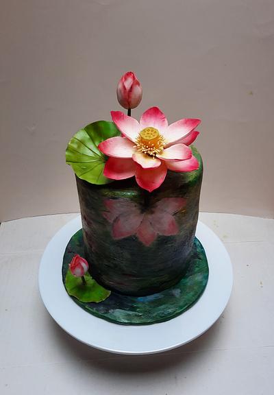 Lotus cake with reflection in water - Cake by Darina