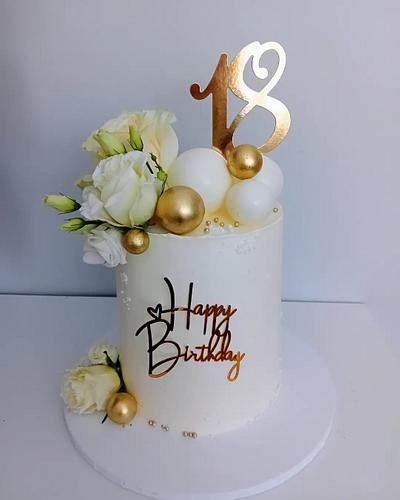 Gold cake - Cake by alenascakes