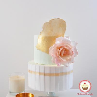 Chic wafer paper cake - Cake by Sweet Flamingos (Mis Tartas Decoradas)