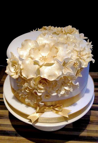 Golden Anniversary Cake - Cake by Gill Earle