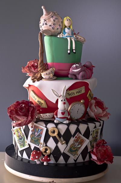 Alice and The Red Queen - Cake by AysemOztas