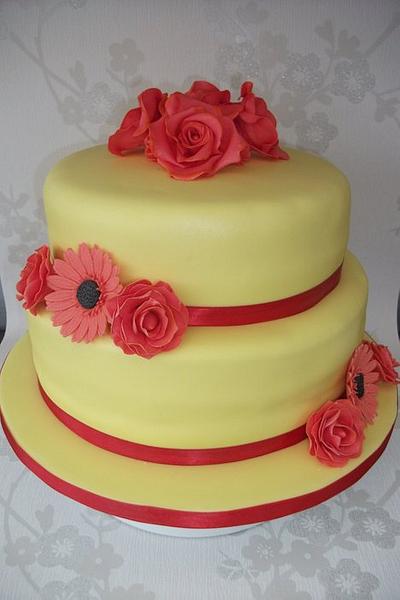 Sunshine wedding cake - Cake by Lyndsey Statham